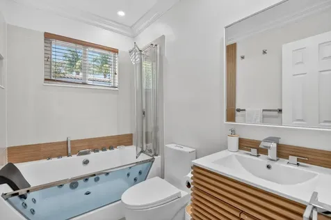 424 SW 7th Way Boca Raton FL 33486