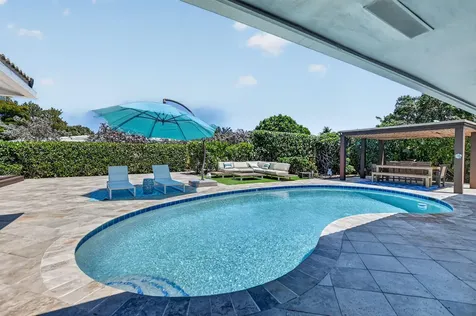 424 SW 7th Way Boca Raton FL 33486