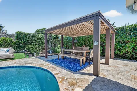 424 SW 7th Way Boca Raton FL 33486
