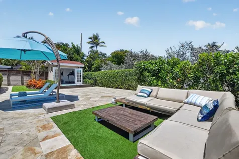 424 SW 7th Way Boca Raton FL 33486
