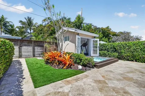 424 SW 7th Way Boca Raton FL 33486