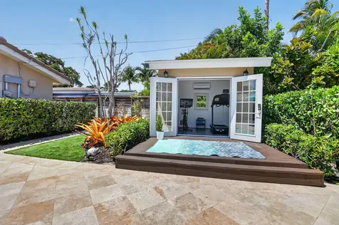 424 SW 7th Way Boca Raton FL 33486