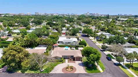 424 SW 7th Way Boca Raton FL 33486