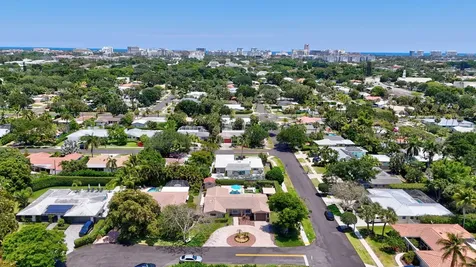 424 SW 7th Way Boca Raton FL 33486