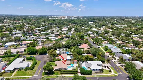 424 SW 7th Way Boca Raton FL 33486