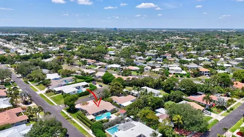 424 SW 7th Way Boca Raton FL 33486