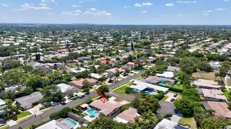424 SW 7th Way Boca Raton FL 33486