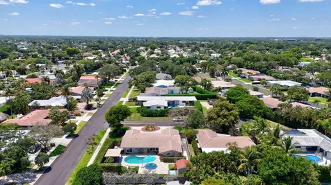 424 SW 7th Way Boca Raton FL 33486