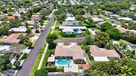 424 SW 7th Way Boca Raton FL 33486