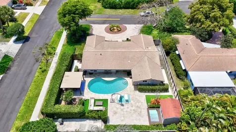 424 SW 7th Way Boca Raton FL 33486