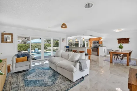424 SW 7th Way Boca Raton FL 33486