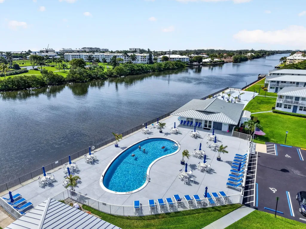 2420 S Federal Highway Boynton Beach FL 33435