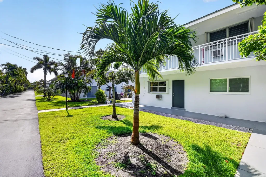 2420 S Federal Highway Boynton Beach FL 33435