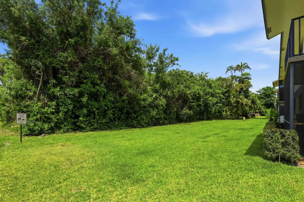 545 Trace Circle Deerfield Beach FL 33441