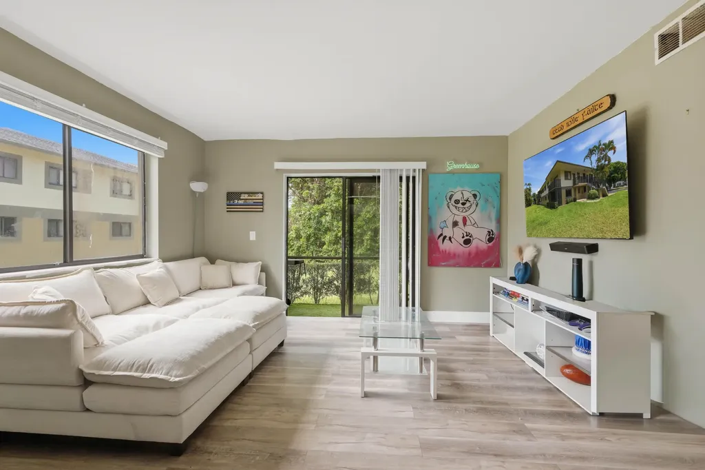545 Trace Circle Deerfield Beach FL 33441