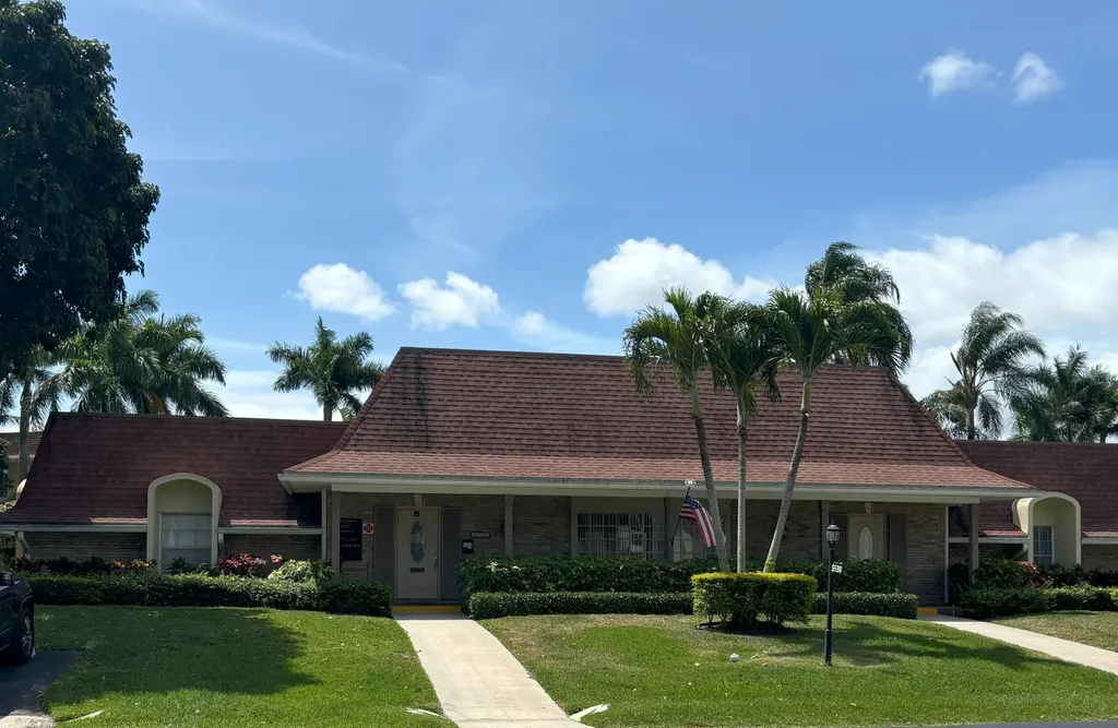 5520 Tamberlane Circle Palm Beach Gardens FL 33418