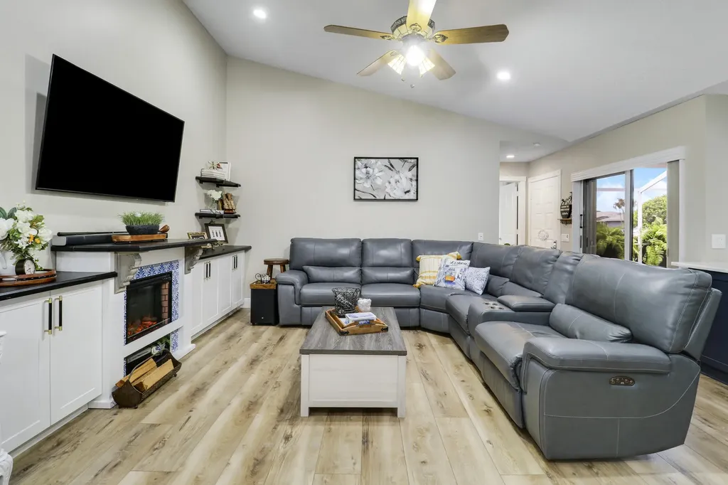 1228 NW Sun Terrace Port St Lucie FL 34986