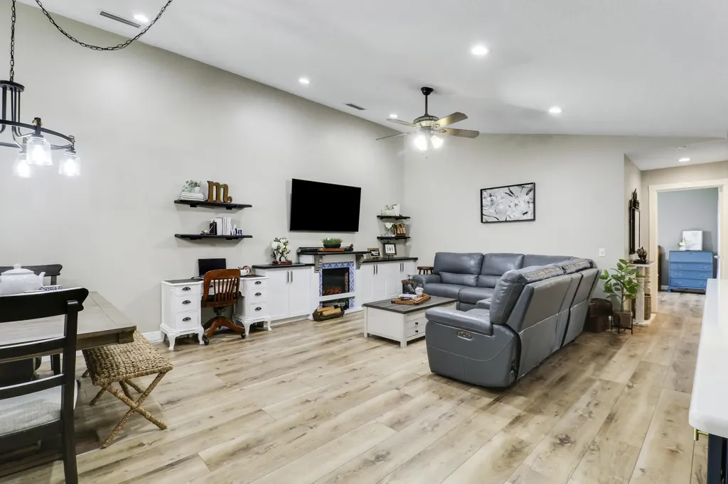 1228 NW Sun Terrace Port St Lucie FL 34986
