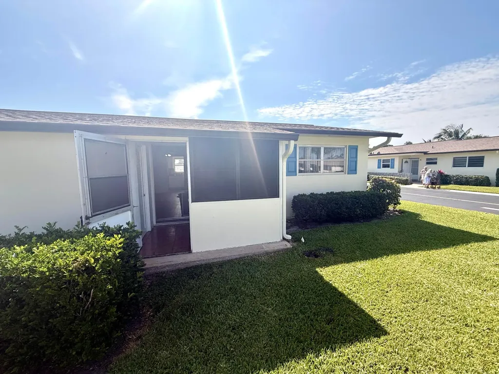2854 E Crosley Drive Drive E West Palm Beach FL 33415