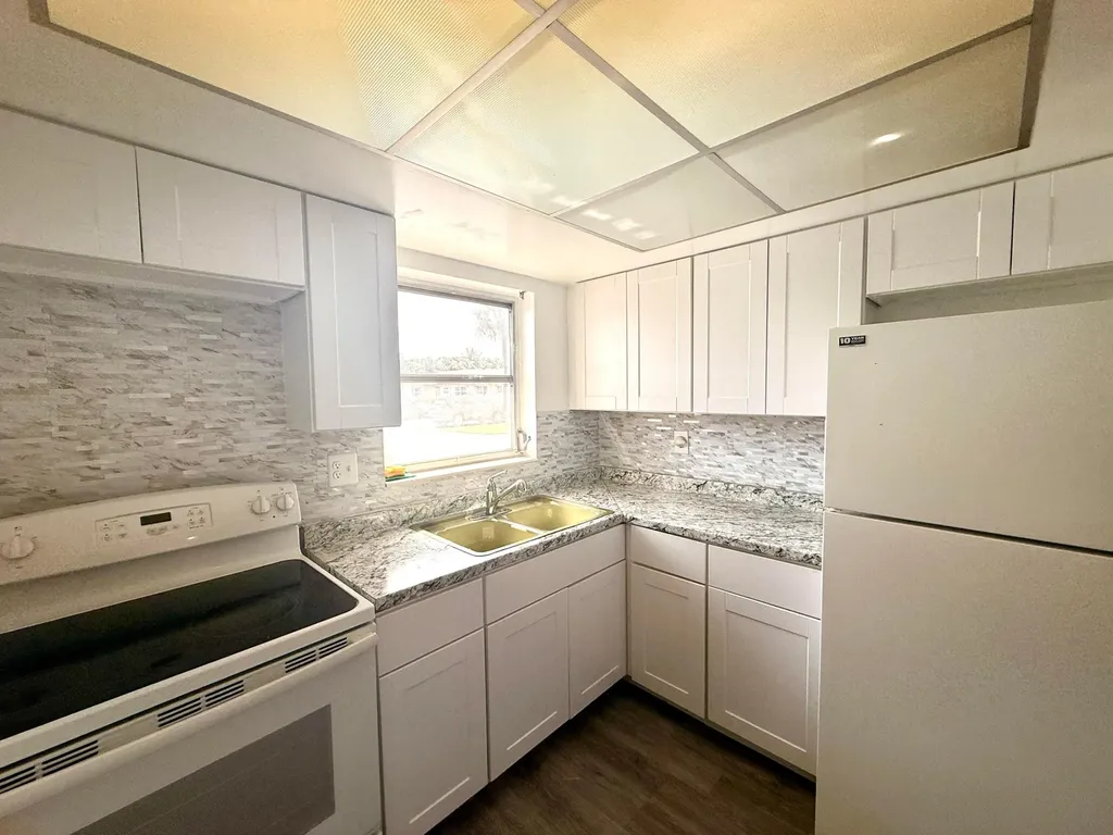 2854 E Crosley Drive Drive E West Palm Beach FL 33415