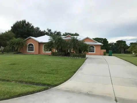 2225 SE 9th Avenue Okeechobee FL 34974