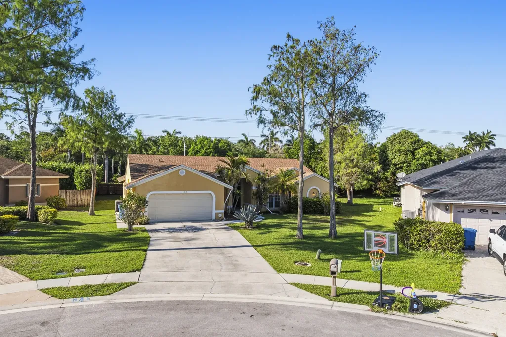 104 Oxford Court Royal Palm Beach FL 33411