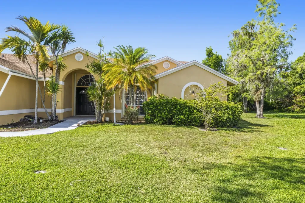 104 Oxford Court Royal Palm Beach FL 33411