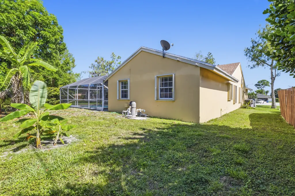 104 Oxford Court Royal Palm Beach FL 33411