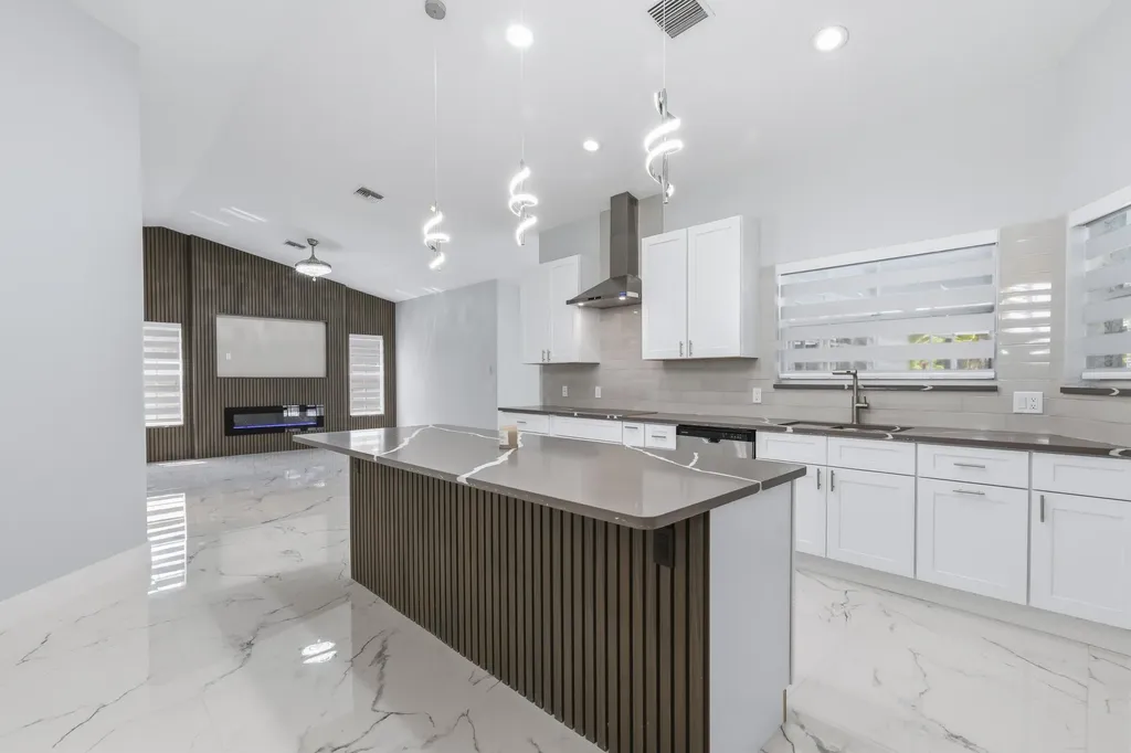 104 Oxford Court Royal Palm Beach FL 33411