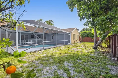 104 Oxford Court Royal Palm Beach FL 33411