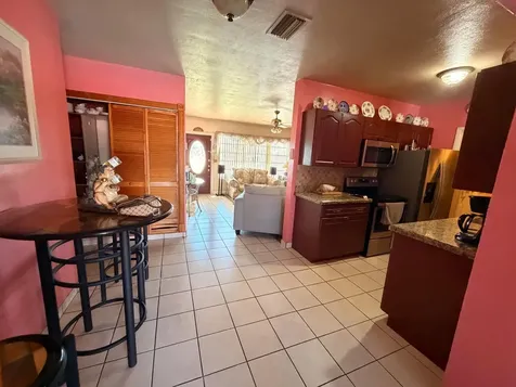 743 W 55th Place Hialeah FL 33012