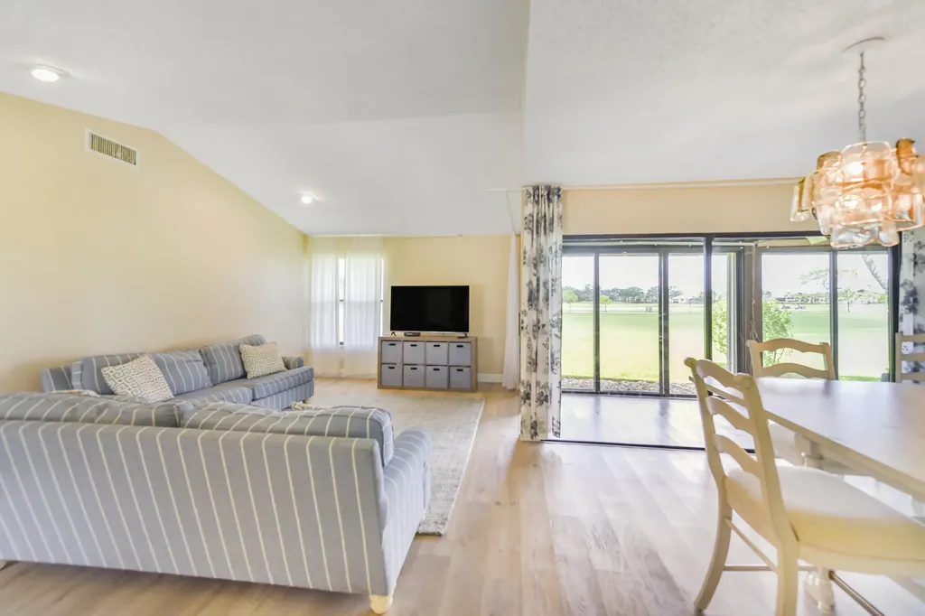 13355 Touchstone Place Palm Beach Gardens FL 33418