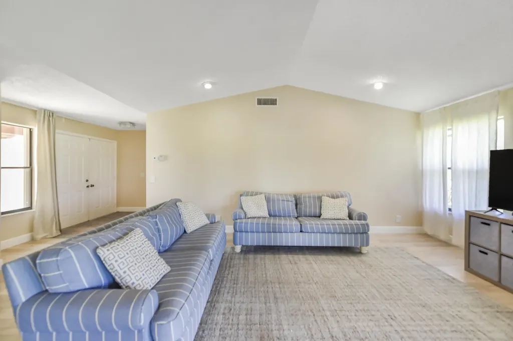 13355 Touchstone Place Palm Beach Gardens FL 33418
