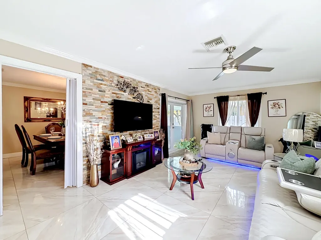 3119 Indian Trail Lake Worth FL 33462