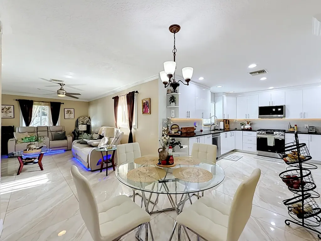 3119 Indian Trail Lake Worth FL 33462