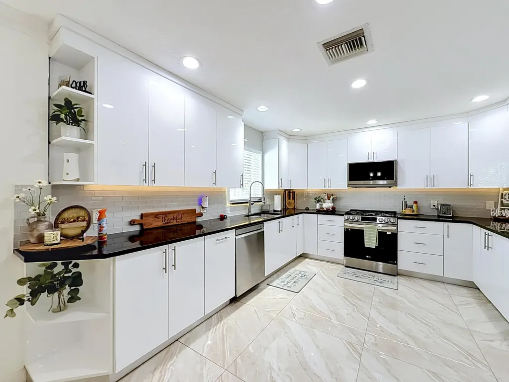 3119 Indian Trail Lake Worth FL 33462