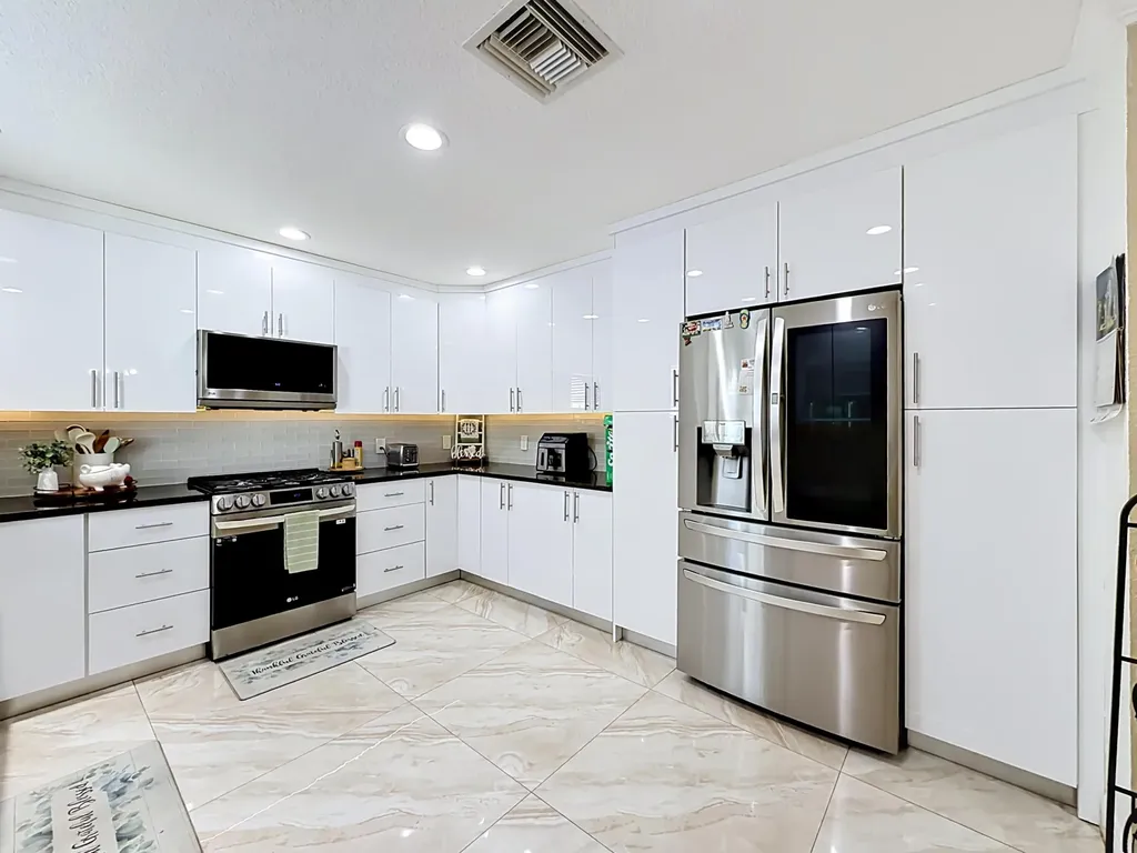 3119 Indian Trail Lake Worth FL 33462