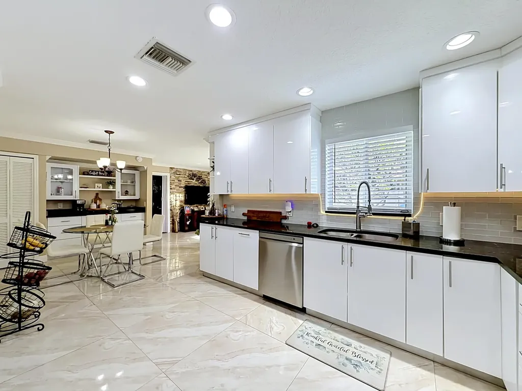 3119 Indian Trail Lake Worth FL 33462