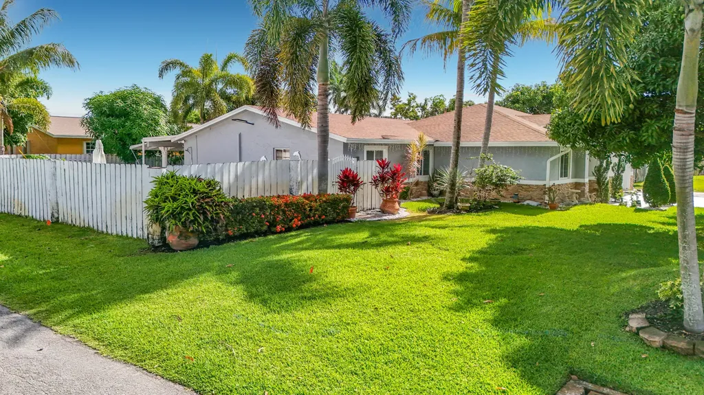3119 Indian Trail Lake Worth FL 33462