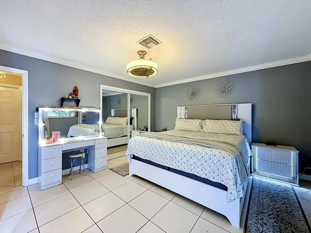 3119 Indian Trail Lake Worth FL 33462