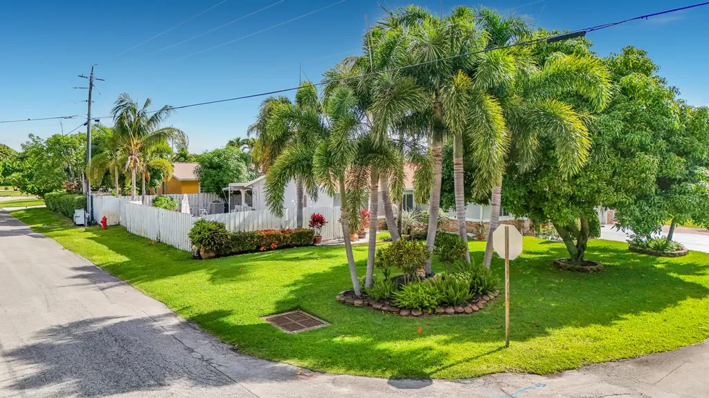 3119 Indian Trail Lake Worth FL 33462