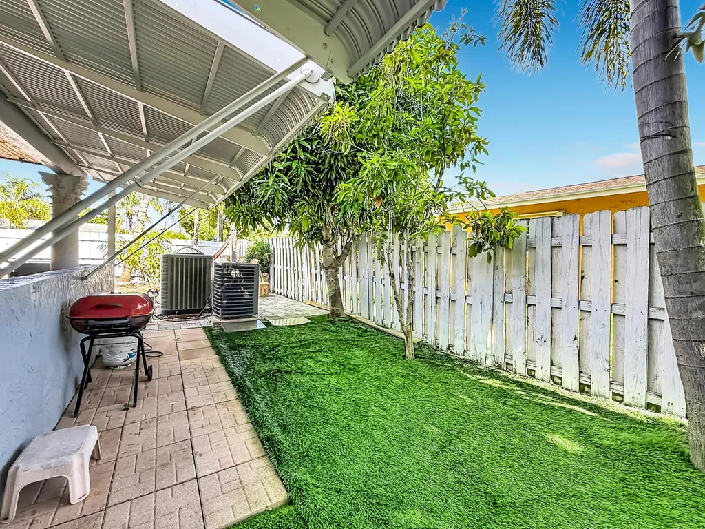 3119 Indian Trail Lake Worth FL 33462
