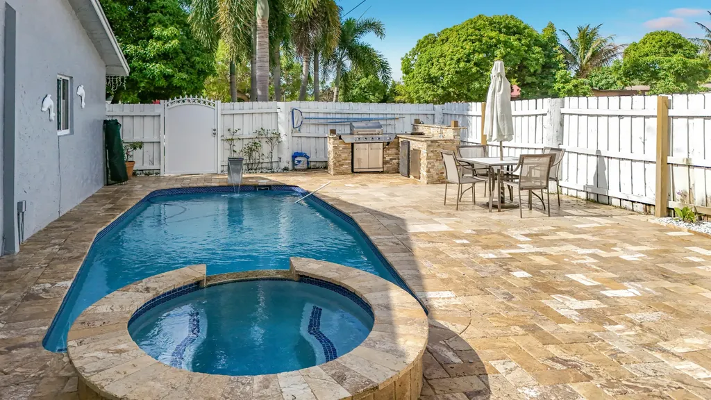 3119 Indian Trail Lake Worth FL 33462