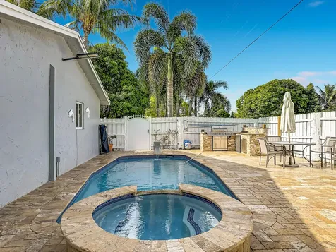 3119 Indian Trail Lake Worth FL 33462
