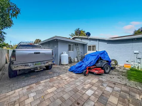 3119 Indian Trail Lake Worth FL 33462