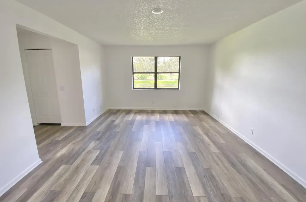 212 Trace Court Royal Palm Beach FL 33411