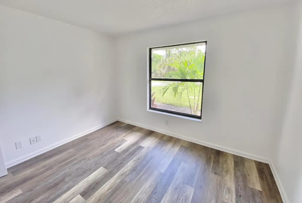 212 Trace Court Royal Palm Beach FL 33411