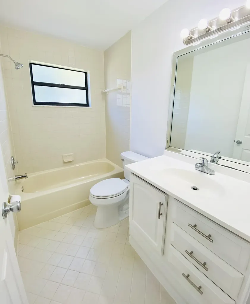 212 Trace Court Royal Palm Beach FL 33411
