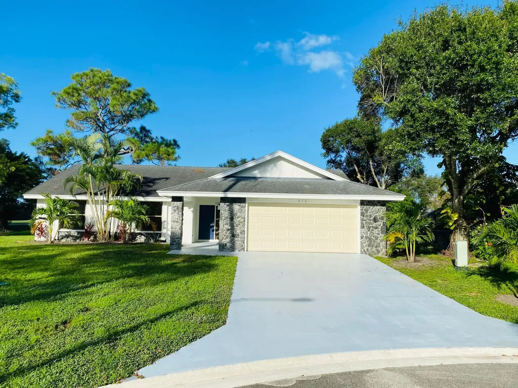 212 Trace Court Royal Palm Beach FL 33411