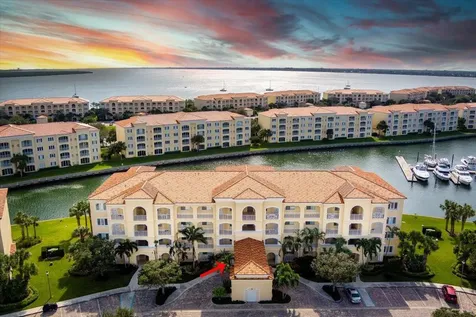 18 W Harbour Isle Drive W Fort Pierce FL 34949